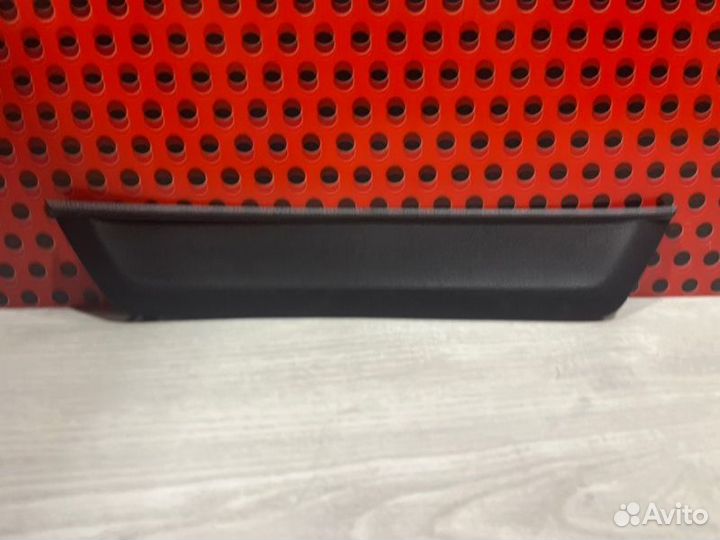 Накладка на порог салона задняя правая Lexus Rx 4