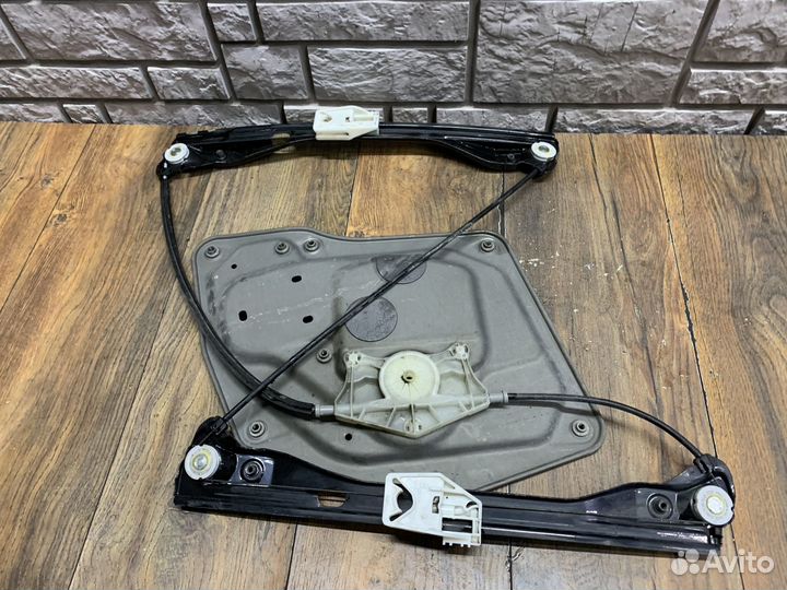 Skoda Superb Стеклоподъемник электр. передний