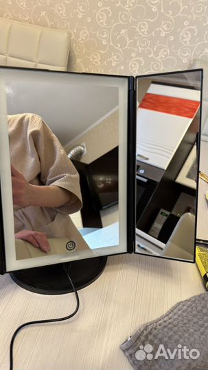 Зеркало с подсветкой настольное