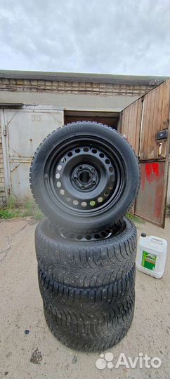 Bridgestone Blizzak Spike-01 205/55 R16