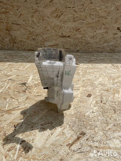 Бачок омывателя лобового Фольксваген Гольф 7