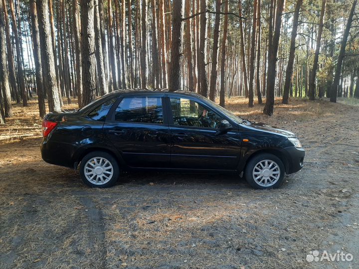 LADA Granta 1.6 AT, 2013, 200 000 км