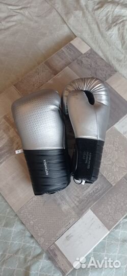 Боксерские перчатки 14oz новые
