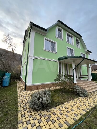 Коттедж 566 м² на участке 7,3 сот.