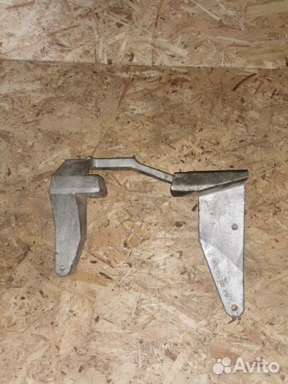 Кронштейн двигателя Mercedes Vito W638 OM 611 2002