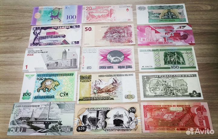 Распродаю Набор из 50 банкнот с разных стран мира