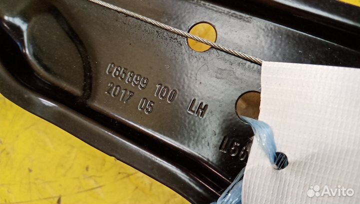 Стеклоподъемник задний левый Range Rover Velar LR093204