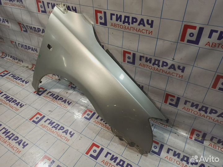 Крыло переднее правое Toyota Avensis (T250) 53811-05020