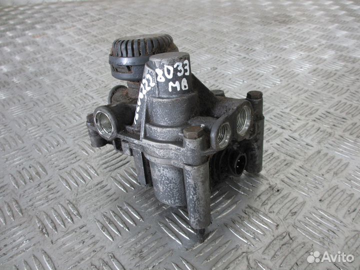 Ускорительный клапан Mercedes-Benz A0054296944