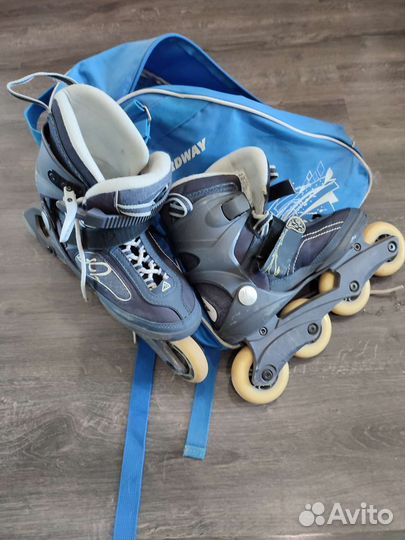 Роликовые коньки