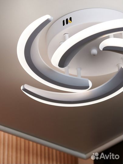 Люстра светодиодная потолочная 5 ламп