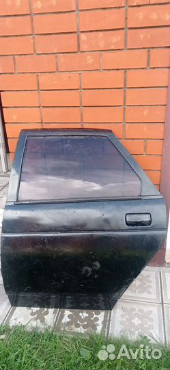 Задняя левая дверь ваз2110