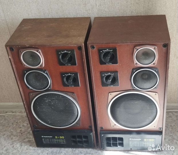 Комплект колонки с усилителем