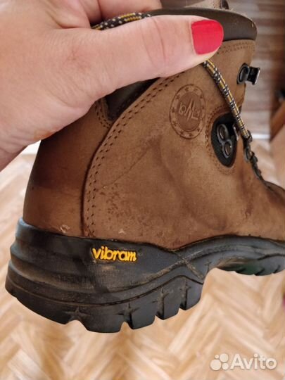 Ботинки трекинговые женские