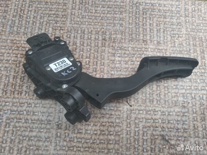 Педаль газа Kia Cerato 2 2011г