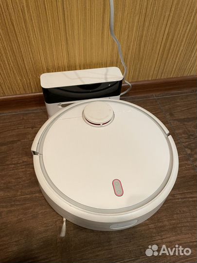 Продам робот-пылесос Xiaomi Mi Robot Vacuum Cleane