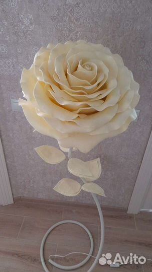 Торшер роза из изолона