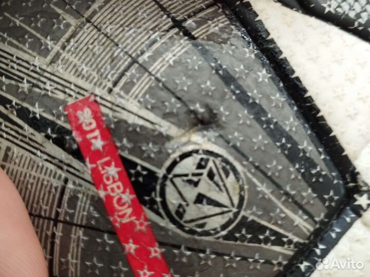 Починка футбольного мяча