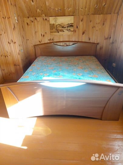 Кровать двухспальная с матрасом