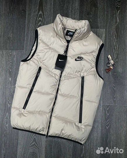 Жилетка nike новая межсезонная