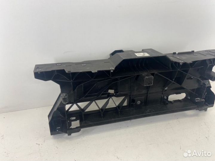 Панель передняя (телевизор) Peugeot Traveller