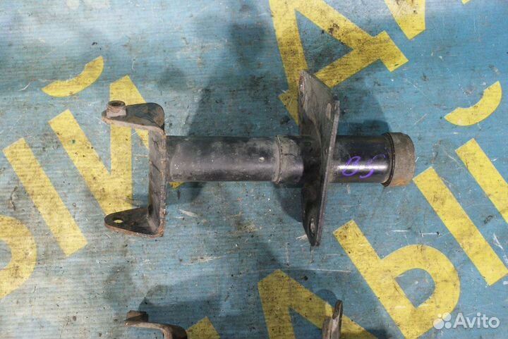 Кронштейн переднего бампера Volkswagen passat b5