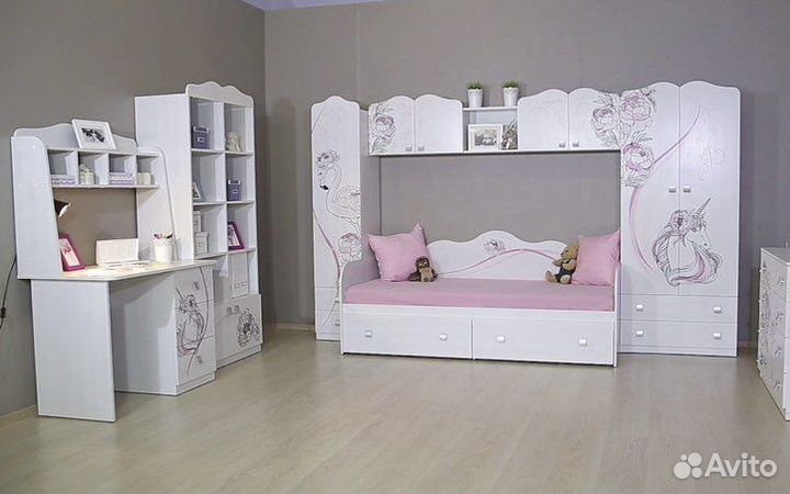 Спальный гарнитур для девочки