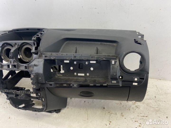 Торпедо Renault Duster 2010