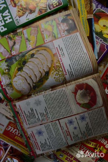 Журналы по кулинарии, стопкой