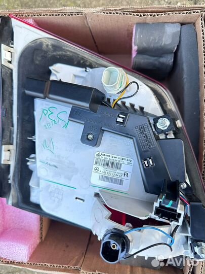 Фонарь багажника правый Mercedes-Benz GL X166