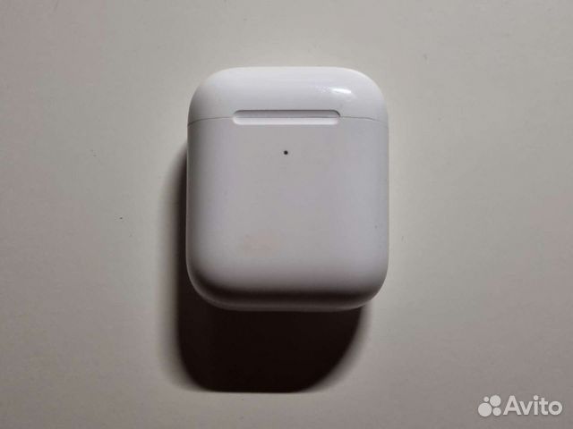 Зарядный чехол для AirPods с беспроводной зарядкой
