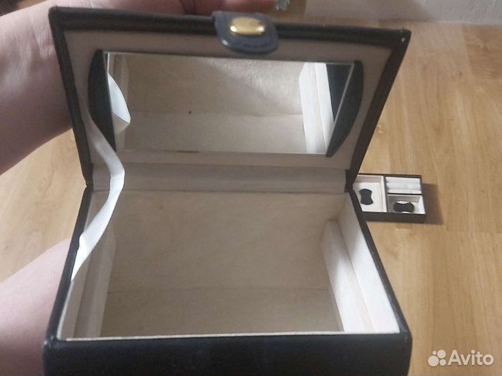 Шкатулка для украшений