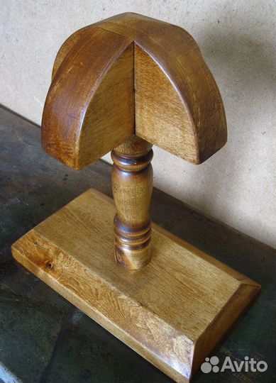 Подставка под военную каску