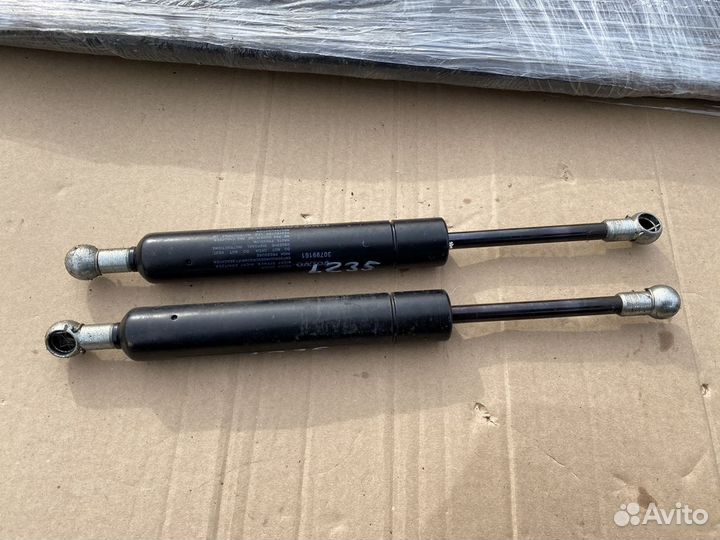 Амортизатор крышки багажника Volvo V70 (S) II (200