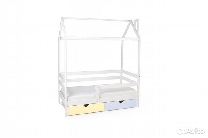 Кроватка детская с бортиком из массива домик