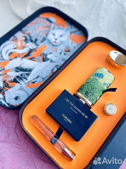 Floraiku I SEE THE clouds GO BY