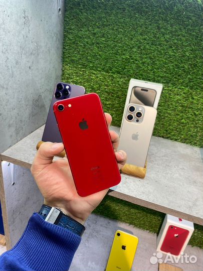 iPhone 8, 64 ГБ
