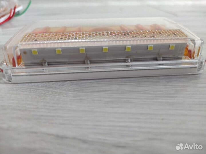 Фонарь габаритный боковой 24V