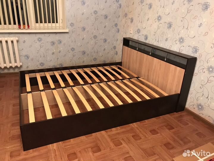 Кровать двуспальная