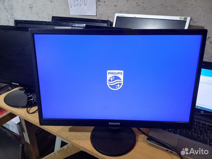 Мониторы широкоформатные 22 дюйма