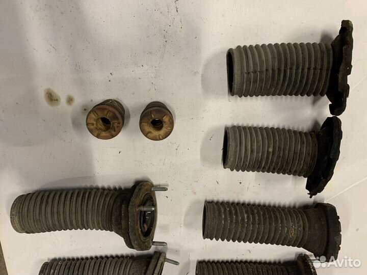 Пыльник амортизатора Camry 40