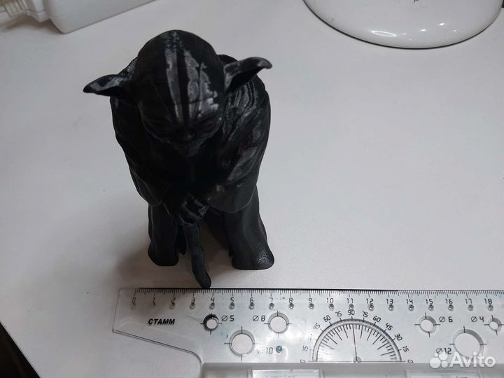 Статуетка йода из пластика