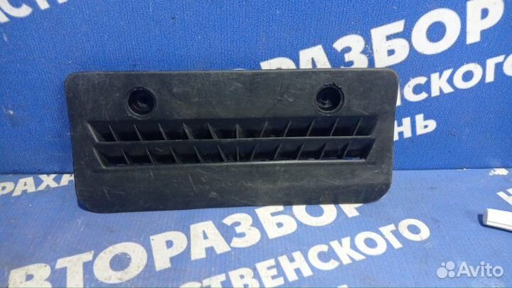 Воздуховод Audi A8 седан 1996