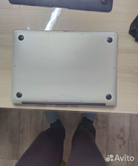 Apple MacBook Air (13-inch, Early 2014)