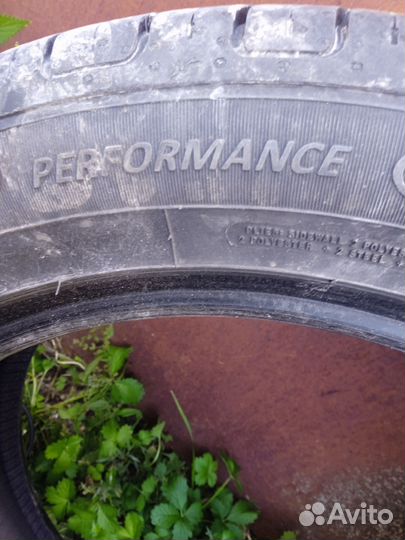 Goodyear EfficientGrip Performance 215/55 R17 94V