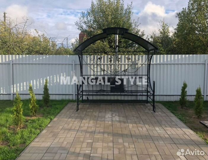 Мангал с крышей