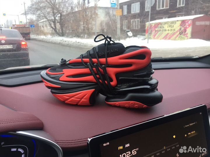 Кроссовки Balmain, новые на 38 размер