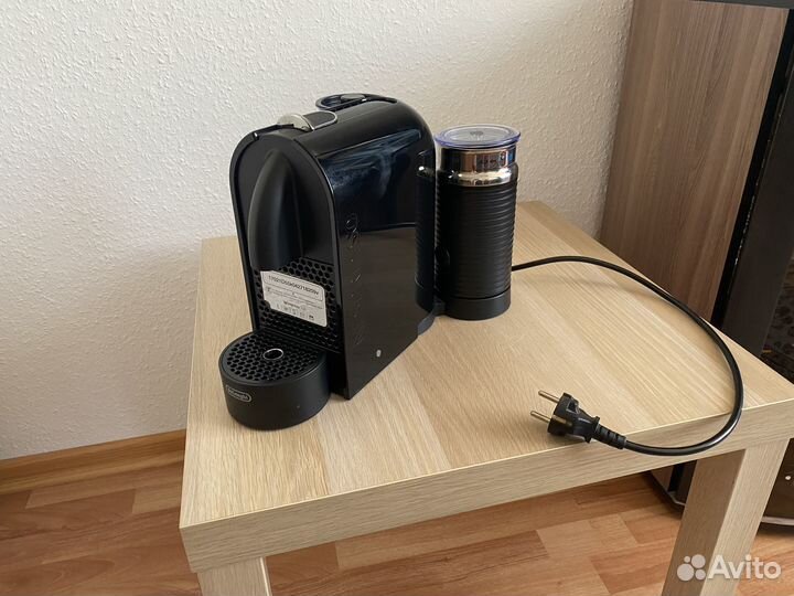 Продам кофе машину Nespresso Delonghi