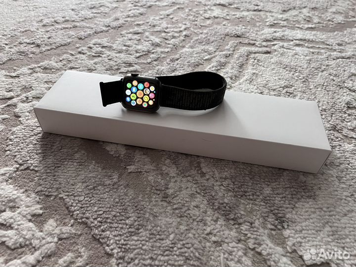 Apple watch se 2020 40мм