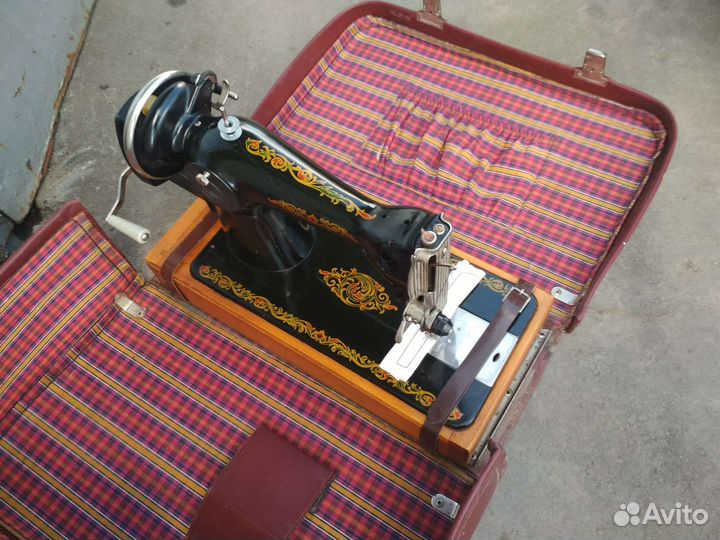 Швейная машина подольская